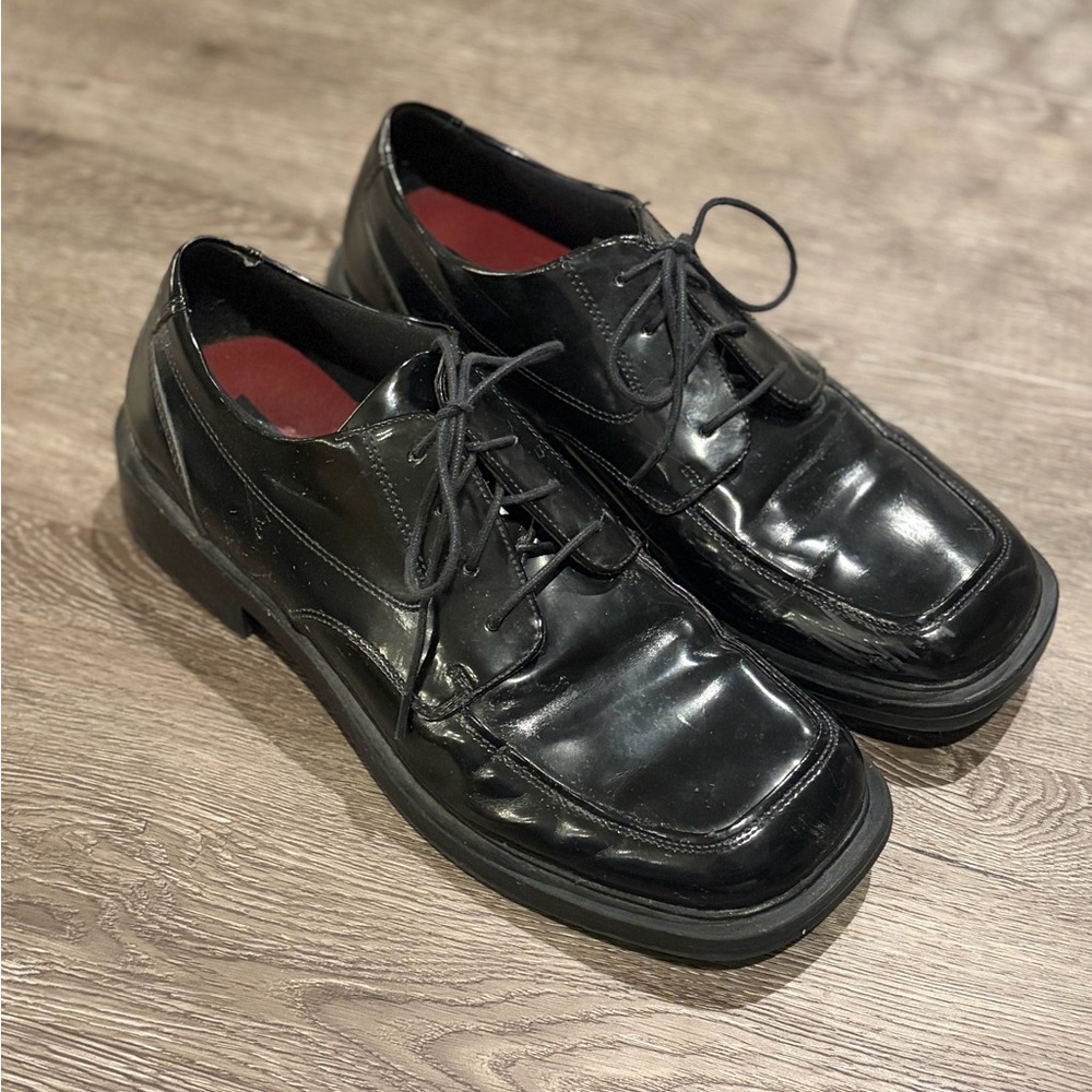 American Eagle Outfitters Black Patent Leather Lace-Up Oxfords size 11